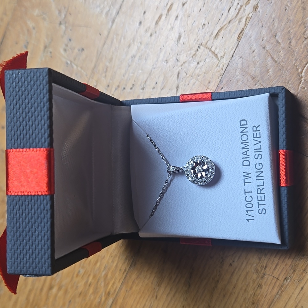 BN Sterling Silver 1/10CTW Round Cluster Diamond Pendant 18" Chain Necklace